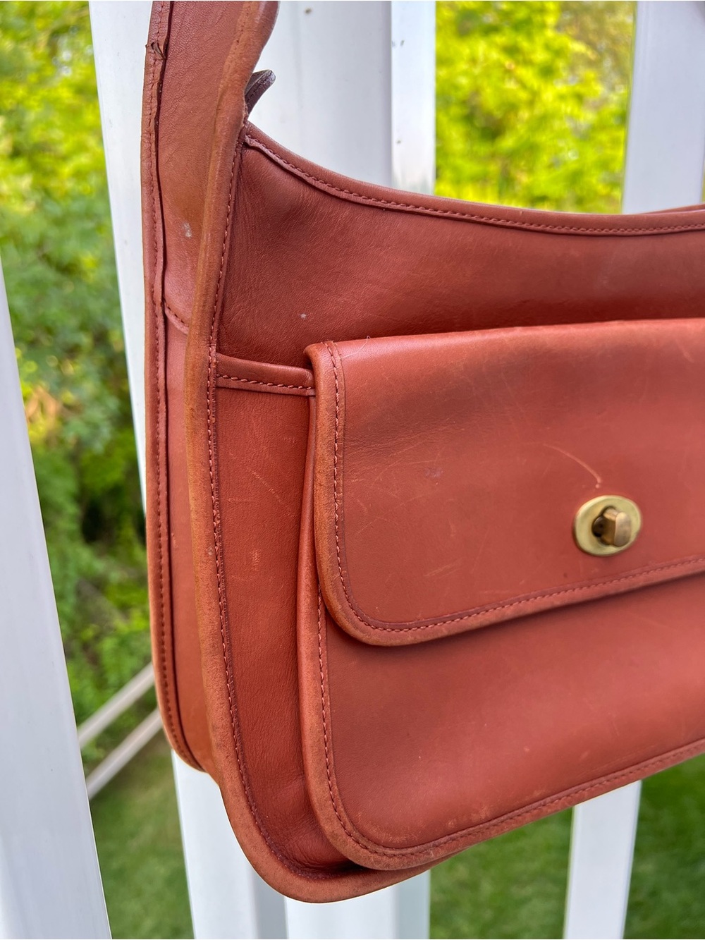 COACH Vintage Turnlock Shoulder bag Brown Leather Classic Elegant Design HandBag - Picture 6 of 13